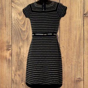 Maggy London L short sleeve sweater dress